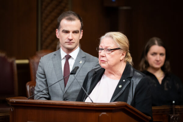 Canadian Association of Former Parliamentarians, Memorial Services for parliamentarians who passed away in the last year. / Association canadienne des Ex-Parlementaires, Cérémonies commémoratives pour les parlementaires décédés au cours de la dernière ann