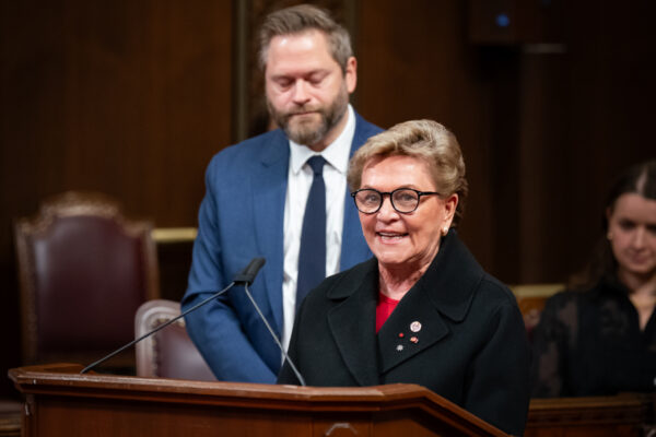 Canadian Association of Former Parliamentarians, Memorial Services for parliamentarians who passed away in the last year. / Association canadienne des Ex-Parlementaires, Cérémonies commémoratives pour les parlementaires décédés au cours de la dernière ann