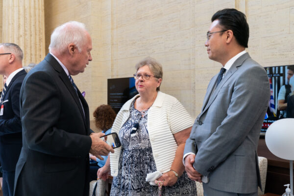 Canadian Association of Former Parliamentarians, Memorial Services for parliamentarians who passed away in the last year. / Association canadienne des Ex-Parlementaires, Cérémonies commémoratives pour les parlementaires décédés au cours de la dernière ann