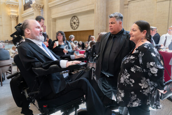 Canadian Association of Former Parliamentarians, Memorial Services for parliamentarians who passed away in the last year. / Association canadienne des Ex-Parlementaires, Cérémonies commémoratives pour les parlementaires décédés au cours de la dernière ann